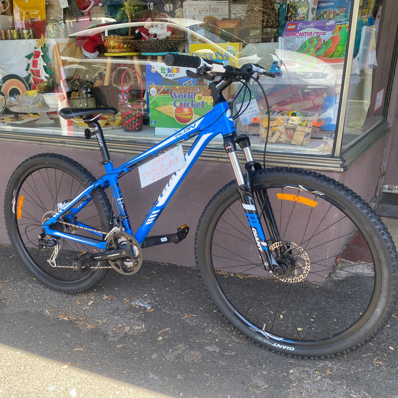 Giant Talon Suntour XCT Mountain Bike