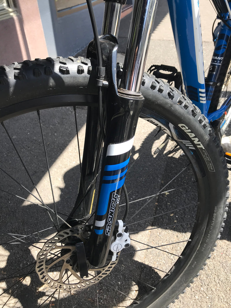 Giant Suntour XCT Bicycle