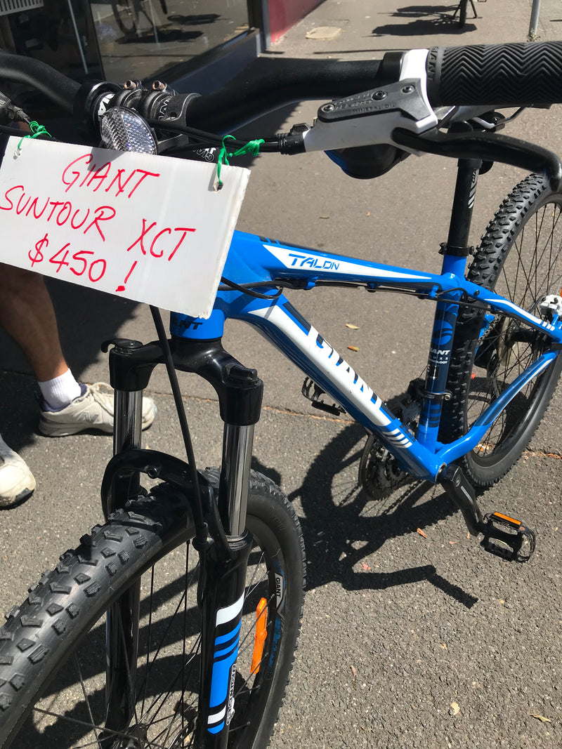 Giant Suntour XCT Bicycle