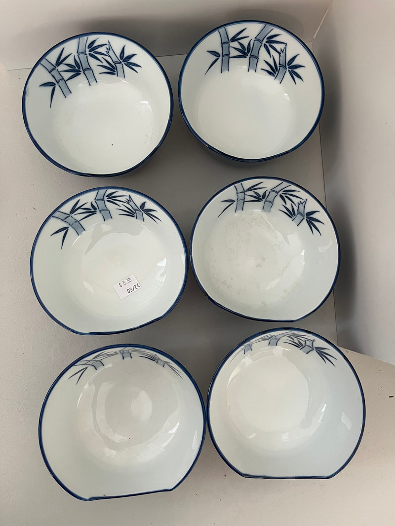 Japanese porcelain small bowl (a set of 6 bowls)