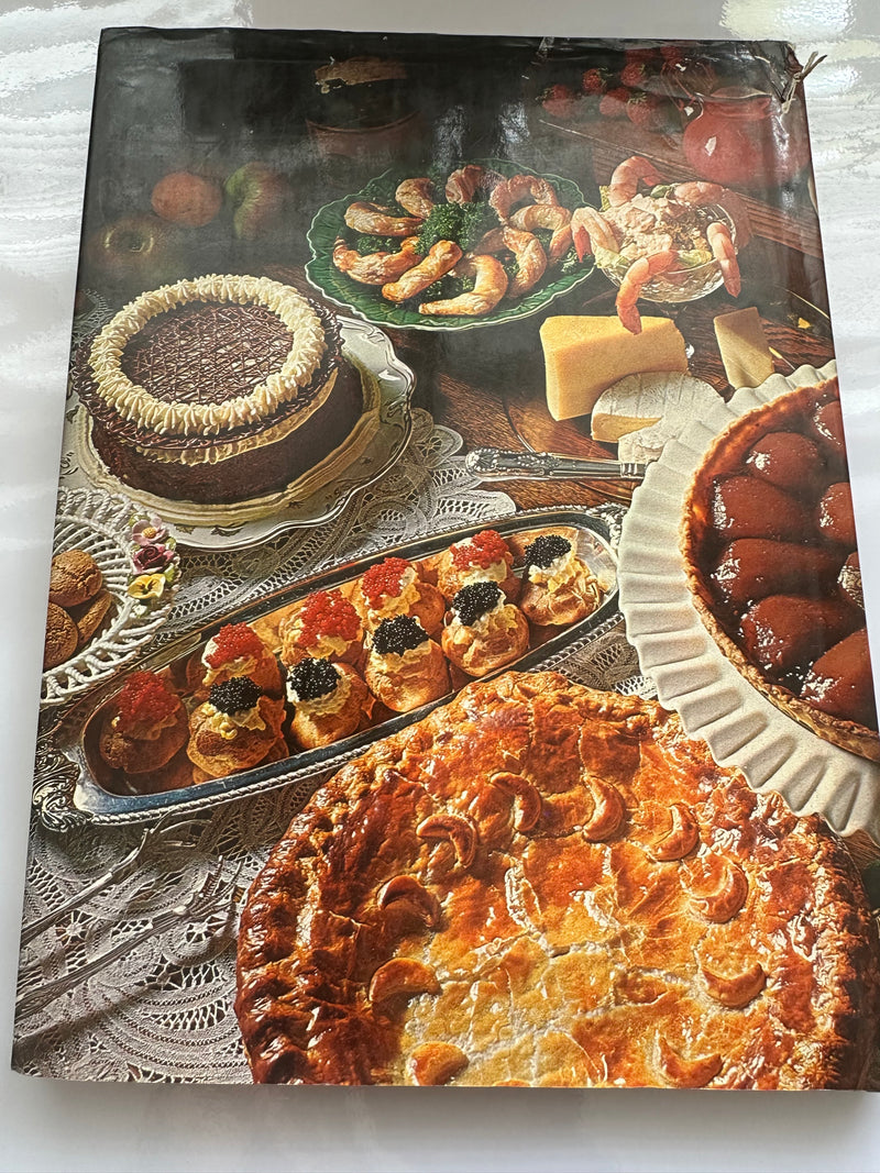 A Taste of Class by Beverley Sutherland Smith