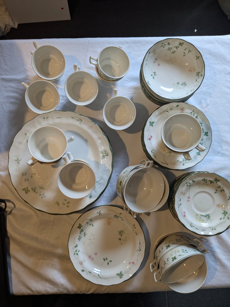 Royal Doulton Majestic Collection "SOUTHDOWN" dinnerwares set of 6